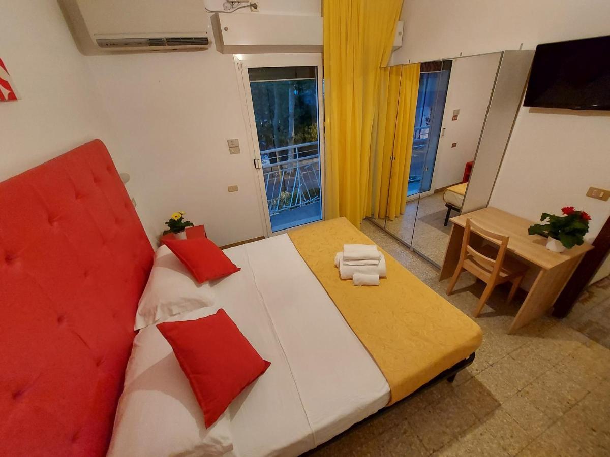 Hotel Senza Pensieri Riccione Exteriér fotografie