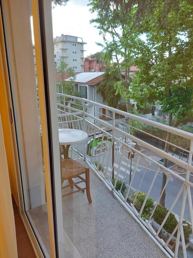 Hotel Senza Pensieri Riccione Exteriér fotografie